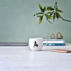 Becher A Letters In Weiß -Heimdekoration Geschäft like by villeroy and boch becher a letters in weiss 3